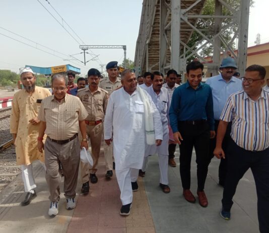 डीआरएम द्वारा घाटमपुर, पतारा व कठारा रोड स्टेशन का सघन निरीक्षण