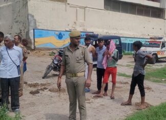 Jhansi पहूज में मिली युवक की सड़ी गली लाश