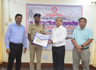 जीएम द्वारा 7 रेल कर्मचारियों संरक्षा पुरस्कार से सम्मानित