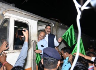 डबरा स्टेशन पर निजामुद्दीन – जबलपुर श्रीधाम एक्सप्रेस के ठहराव का शुभारम्भ