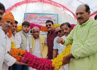 Jhansi प्रथम स्वतंत्रता सेनानी मंगल पांडे के प्रपौत्र का अभिनंदन