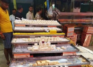 Jhansi बस में 103 क्विंटल खोया छोड़ कर भागे, जब्त किया