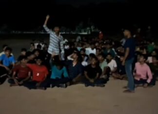 # Jammu Kashmir # राजौरी में पढ़ रहे झांसी के छात्रों पर स्थानीय छात्रों के हमले से हंगामा पथराव