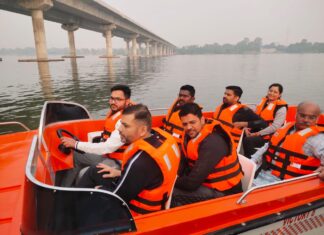 #Jhansi नोटघाट पर #वाटर स्पोर्ट्स