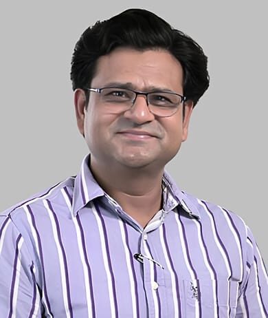 Jhansi वरिष्ठ पत्रकार धर्मेन्द्र साहू पीएचडी की उपाधि से अलंकृत