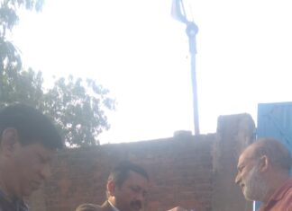 #झांसी बड़ागांव गेट बाहर श्मशान घाट मार्ग पर अतिक्रमण कर्ताओं में अफरातफरी