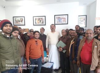 #Jhansi नया गांव व बूढ़ा में प्रखंडिय पार्क की भूमि को आवासीय घोषित कराने विधायक से मिले