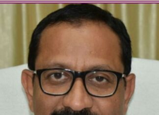 #Jhansi नवागत मण्डलायुक्त बिमल कुमार दुबे द्वारा कार्य भार ग्रहण