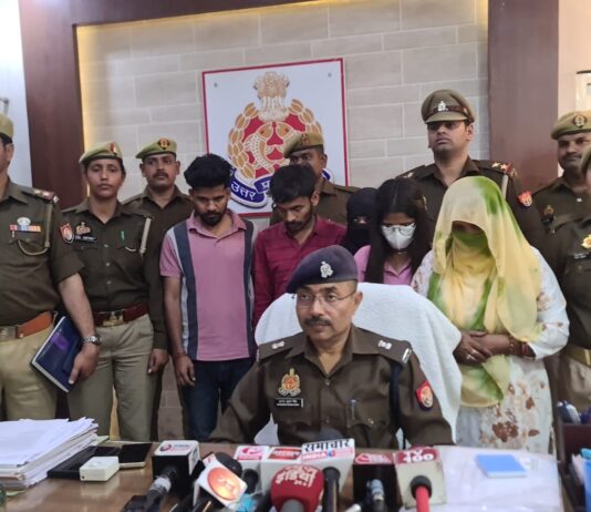 #Jhansi 3 महिलाओं समेत 5 लोगों से 97 किलो गांजा की खेप बरामद