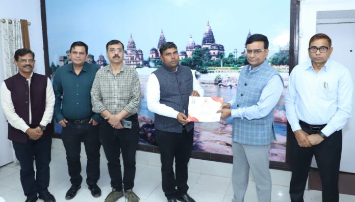 श्री अरविंद यादव, एस.एस.ईपी डब्ल्यु चित्रकूट धाम कर्वी