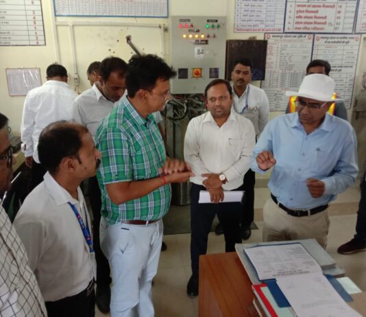 Jhansi DRM द्वारा झांसी उदीमोड़ रेल खंड का निरीक्षण