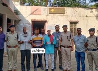डाक सहायक सहित 3 रेलवे काउंटर पर टिकिट की कालाबाजारी में धरे गए
