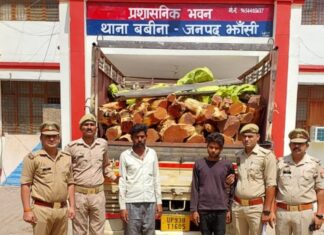 #Jhansi एक लाख कीमत की चोरी की खेर की लकड़ी लोडर में ले जाते दो गिरफ्तार