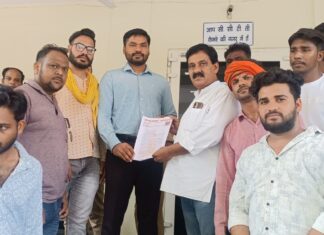 #Jhansi दुकानदारों की पहचान सार्वजनिक करना अनिवार्य करें