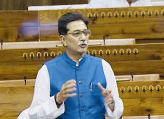 सांसद अनुराग शर्मा ने संसद में कहा – पिछले एक दशक में भारतीय रेलवे में हुई अभूतपूर्व प्रगति