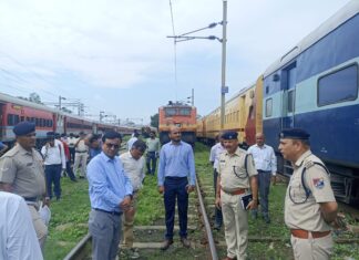 DRM द्वारा झांसी–ग्वालियर रेलखंड का संरक्षा निरीक्षण