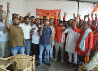 यूपीएस लाकर कर्मचारियों की पीठ में छुरा भोंका – रूपम पांडे