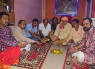 #Jhansi दुर्गा उत्सव महासमिति ने की मां पीतांबरा की महाआरती