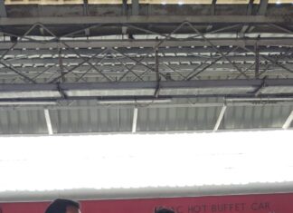 झांसी स्टेशन पर किलाबंदी में 54405 रुपए जुर्माना वसूला