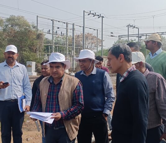 सीआरएस द्वारा 120 किमी प्रति घंटे की रफ्तार से ट्रेन का स्पीड ट्रायल