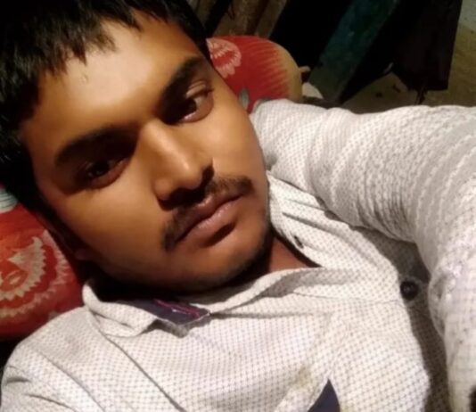 कानपुर -झांसी रेल लाइन पर ट्रेन के सामने लगाई छलांग