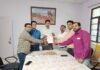 बीएसए से परिषद के अध्यापकों की समस्याओं के निराकरण को मिला प्रतिनिधिमंडल