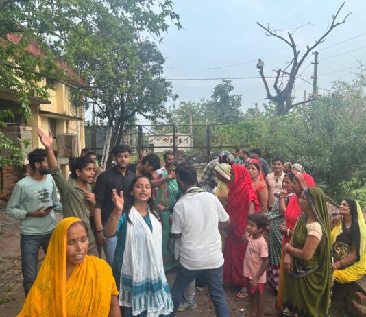 बरुआसागर में बिजली-पानी की समस्या से त्रस्त महिलाएं सड़क पर, लगाया जाम किया प्रदर्शन