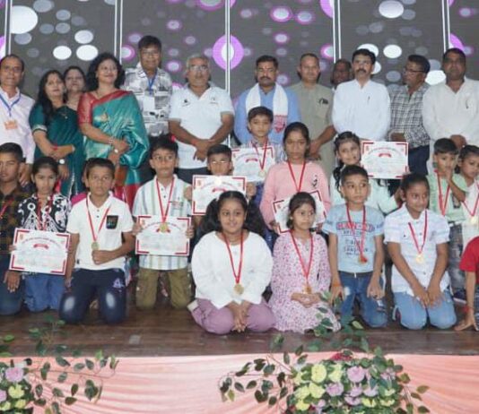 मां कर्मा समर्पण समिति द्वारा 262 मेधावी विद्यार्थी व समाज सेवी सम्मानित