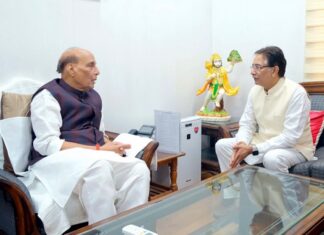 बुंदेलखंड के औद्योगिक व रक्षा विकास पर सांसद अनुराग शर्मा और रक्षा मंत्री राजनाथ सिंह के बीच हुई  चर्चा