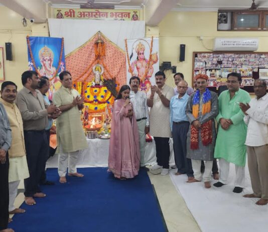 बाबा श्याम की भजन संध्या में उमड़ी श्रद्धा व उल्लास की झलक