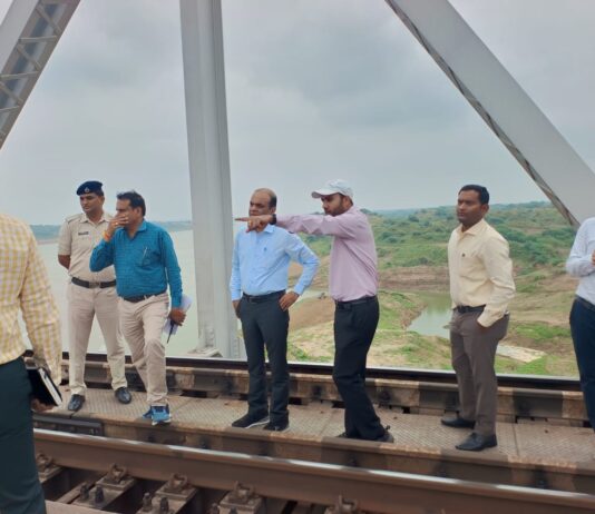 DRM द्वारा झांसी – धौलपुर तथा रायरू-कैलारस रेलखंड का विस्तृत निरीक्षण