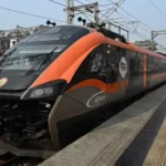 लोको पायलट की डेस्क पर रखे गिलास से पानी नहीं छलका