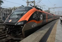 लोको पायलट की डेस्क पर रखे गिलास से पानी नहीं छलका