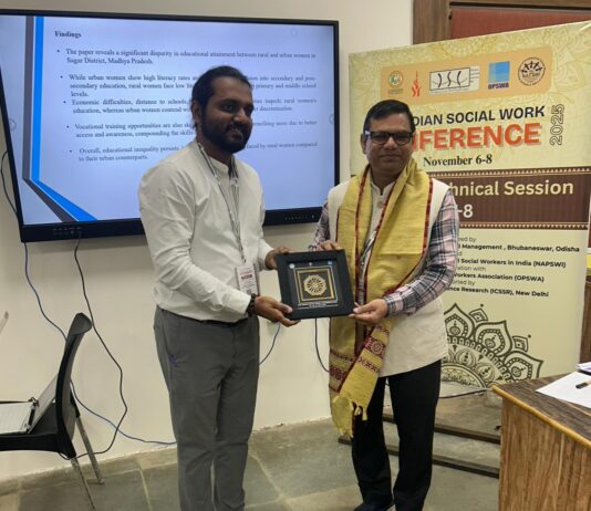 13वीं इंडियन सोशल वर्क कांफ्रेंस में डॉ नईम ने शोध पत्र पढा