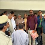 डीएलडब्ल्यू मजदूर संघ के कार्यकर्ताओं से मिले रेल मंत्री अश्वनी वैष्णव