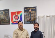 ट्रेन के कोच में छूटा यात्री का बैग, लैपटॉप आरपीएफ ने बरामद कर सौंपा