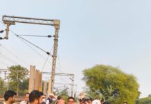 डीआरएम द्वारा गढ़मऊ रेलवे स्टेशन व गुड्स शेड का निरीक्षण