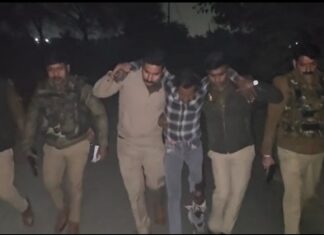 #Jhansi रमेश प्रजापति हत्याकांड में वांछित इनामी आरोपी मुठभेड़ में गिरफ्तार