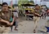 सरेआम दरोगा ने पिस्टल निकाल कर सब्जी विक्रेता को दौड़ाया
