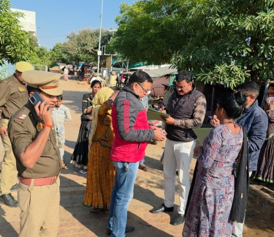 #Jhansi पुलिस द्वारा अवैध प्रवासियों/घुसपैठियों के विरुद्ध सघन एवं प्रभावी अभियान