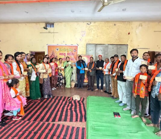 झांसी महानगर में विश्व हिंदू परिषद का धर्म रक्षा निधि समर्पण अभियान