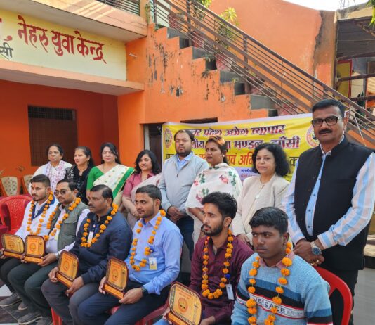 रक्सा में लगा विशाल निःशुल्क नेत्र परीक्षण एवं ऑपरेशन शिविर