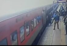 “ऑपरेशन जीवन रक्षा” : आरपीएफ निरीक्षक ने महिला यात्री की जान बचाई