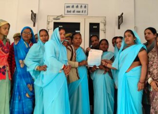 भूमाफियाओं द्वारा झांसी नगर क्षेत्र में पहुज व घुरारी नदी पर अवैध अतिक्रमण