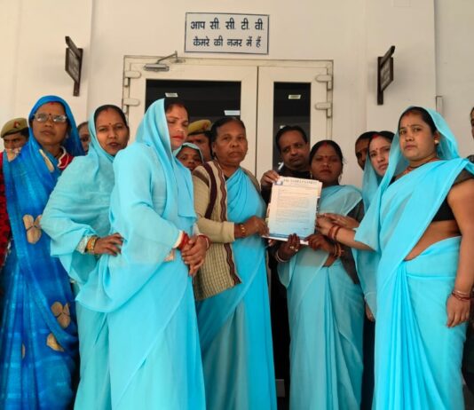 भूमाफियाओं द्वारा झांसी नगर क्षेत्र में पहुज व घुरारी नदी पर अवैध अतिक्रमण