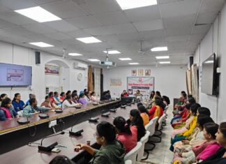 झांसी रेल मंडल में महिला कर्मियों हेतु यौन उत्पीड़न रोकथाम पर जागरूकता संगोष्ठी