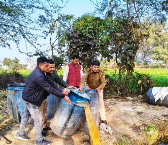 आबकारी विभाग की कार्यवाही, 50.60 लीटर कच्ची शराब बरामद