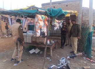 #Jhansi आबकारी टीम की ताबड़तोड़ कार्यवाही, 180 लीटर शराब बरामद