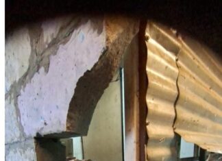 #Jhansi मुख्य सड़क पर शराब की दुकान व बिजली घर में चोरों ने लगाई सेंध