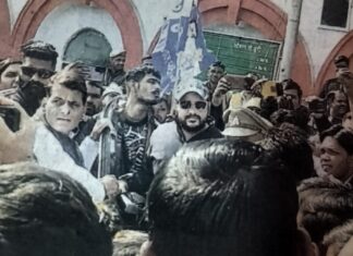 बागेश्वर धाम के पीठाधीश्वर पर टिप्पणी का असर : दामोदर को झांसी से बैरंग लौटाया